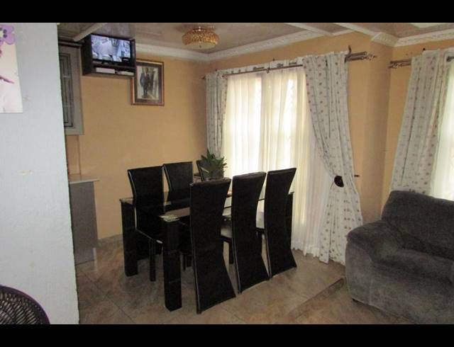 3 BEDROOM HOUSE FOR SALE IN KINGSVIEW EXT 3